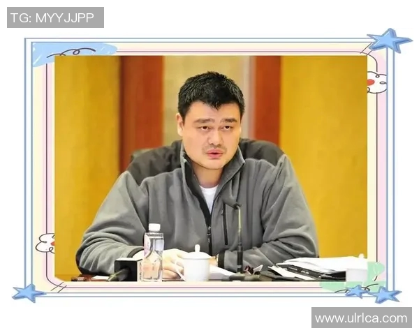 姚明单手点球技惊四座展现篮球巨星的非凡魅力与实力 姚明单手点球技惊四座展现篮球巨星的非凡魅力与实力