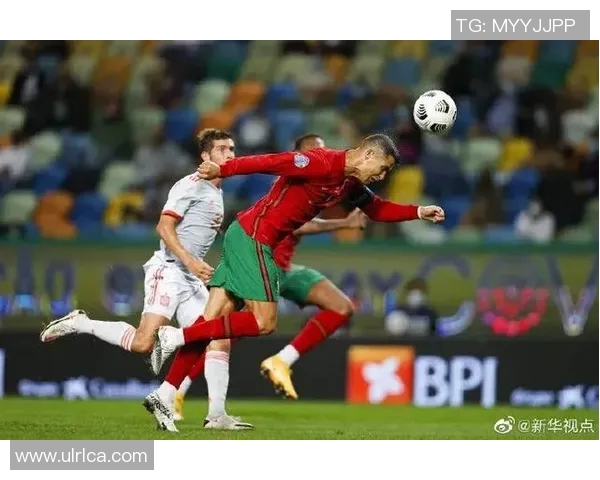 足球明星新冠检测结果阳性引发球迷关注与担忧