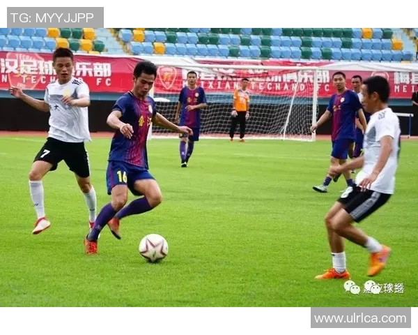 梅县足球传奇人物的辉煌历程与影响力探讨