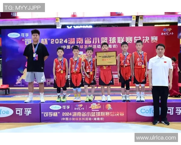 乐运魔方篮球明星引领新时代运动潮流展现青春活力与团队精神 乐运魔方篮球明星引领新时代运动潮流展现青春活力与团队精神